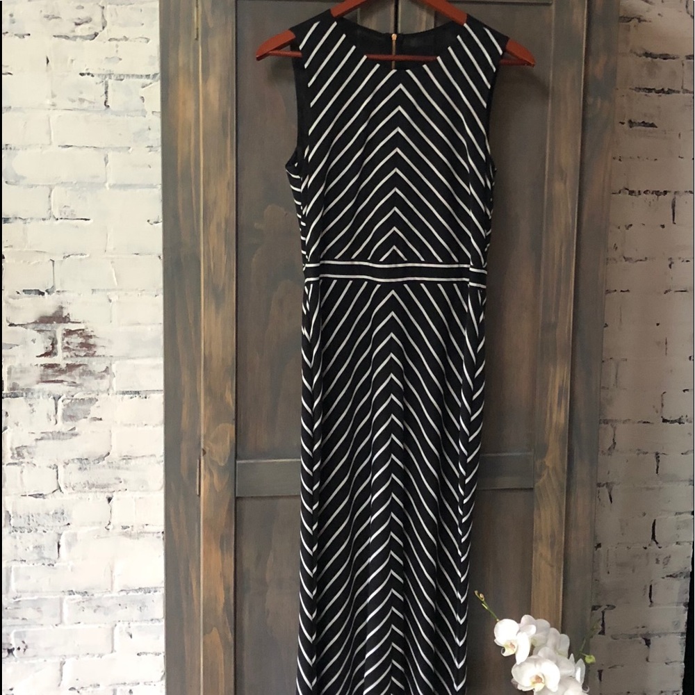 Just Taylor chevron maxi dress sz 10 black&white